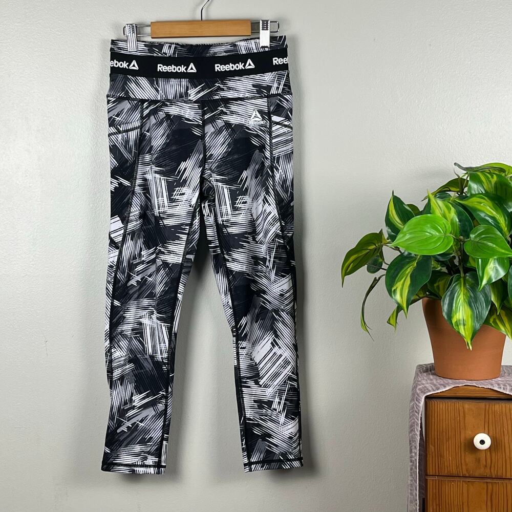 Reebok Black and White Print Capri Leggings Size Small